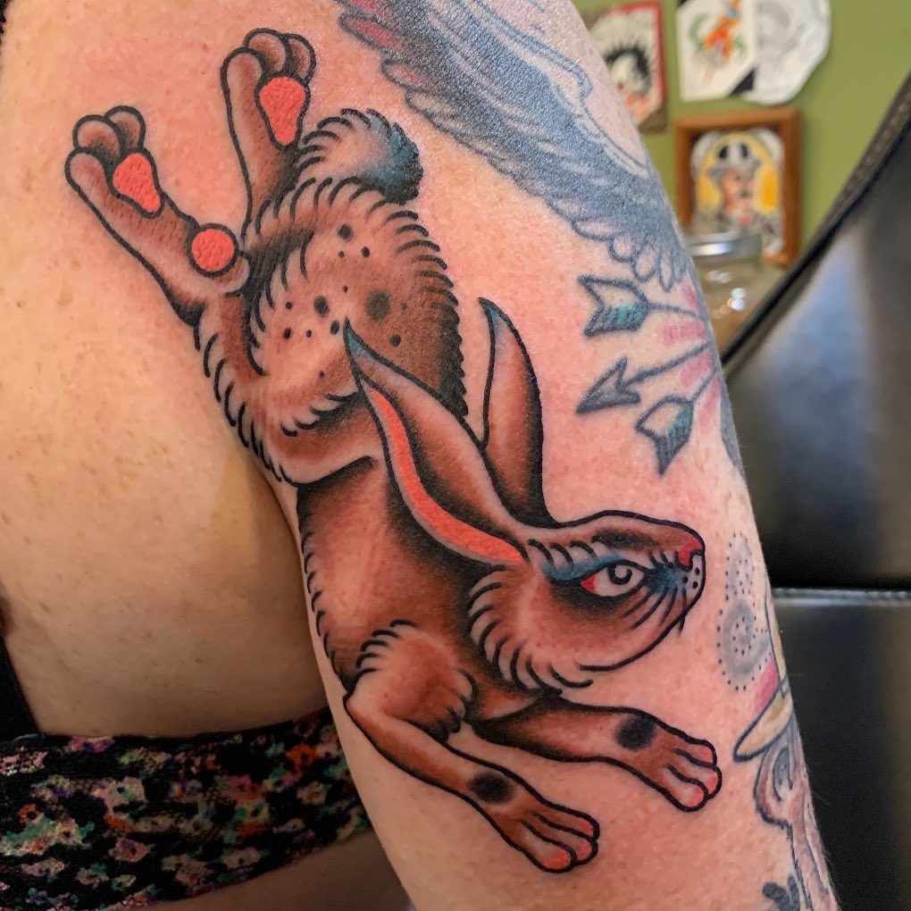 A bunny on @jennydontchangeurnumber made by @cs_tattoo